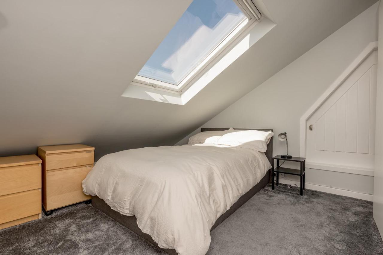 Pass The Keys Stunning 3 Bed Loft Style Apt With Free Parking EDI Buitenkant foto