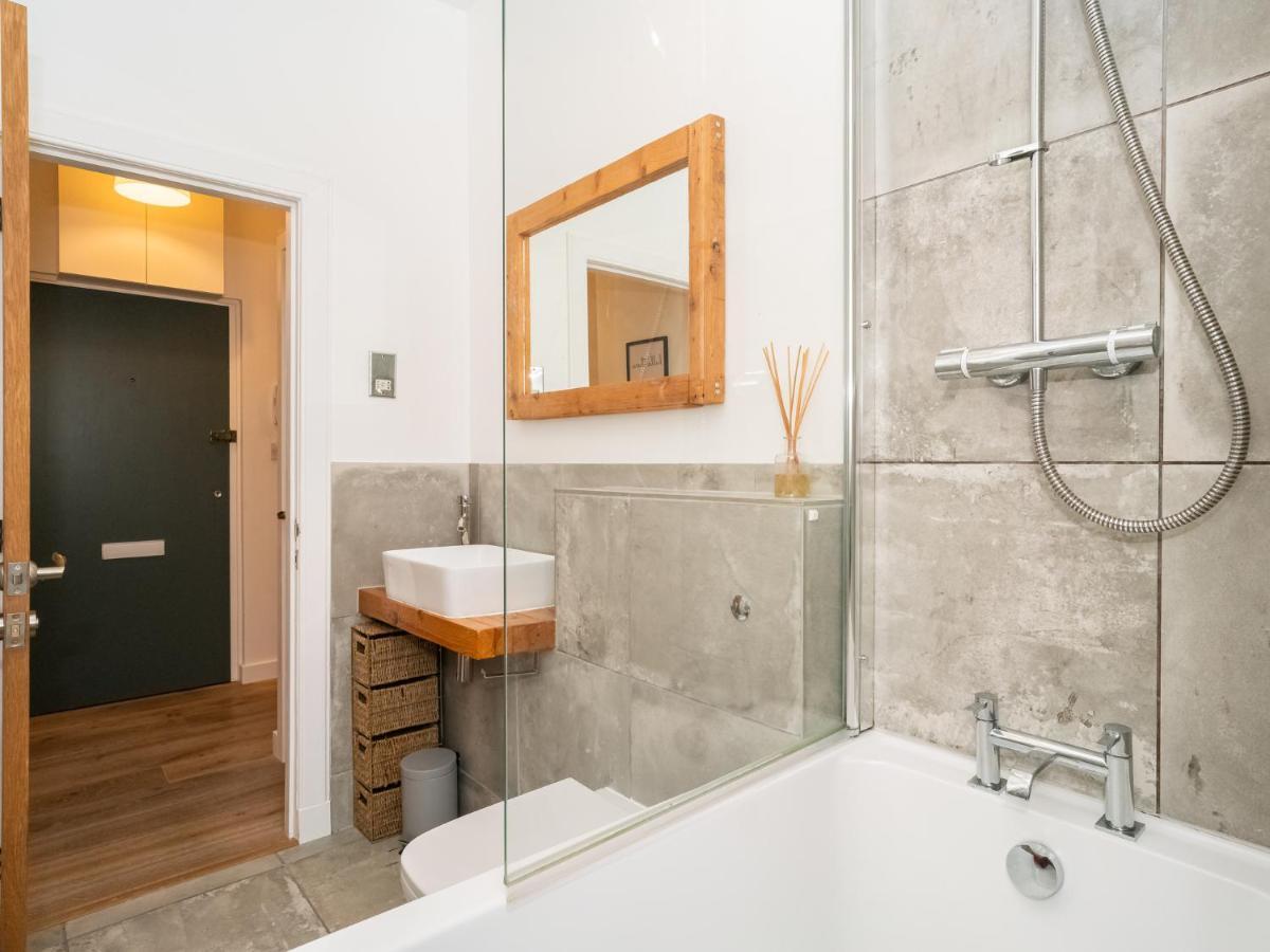 Pass The Keys Stunning 3 Bed Loft Style Apt With Free Parking EDI Buitenkant foto